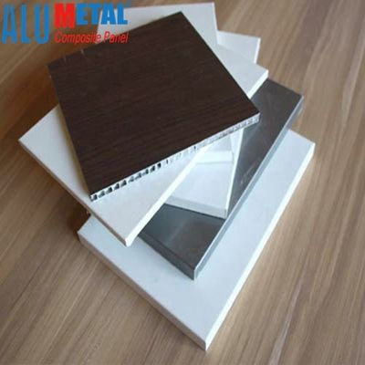 PE 표면 알루미늄 돌 벌집 패널 0.7mm 장 2000mm 합금 6000